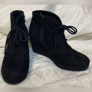 Women’s black booties size 7